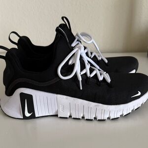Nike Dual-Tone Black and White Trainers